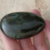 Galet Labradorite rose et multicolore – Image 5