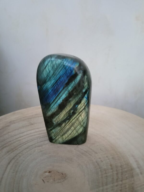 Labradorite (entièrement polie)